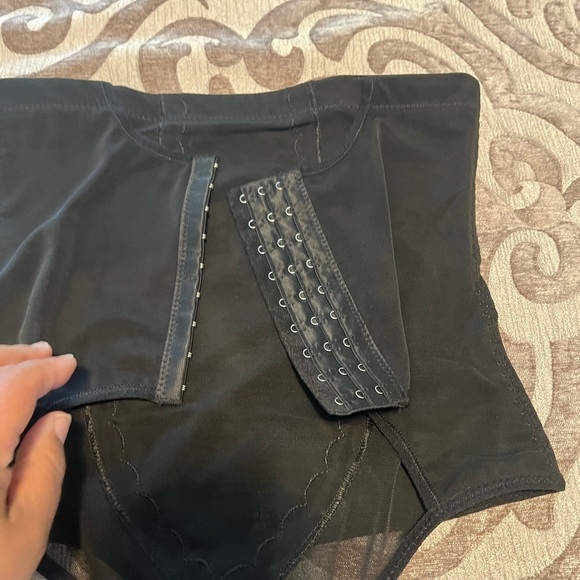 High-Waisted Black Shapewear Tummy Control Shorts for Women - Size L (NWOT) - Picture 13 of 13